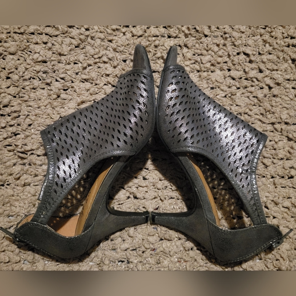 STYLE & CO Haddie Zip Up Ankle Shooties Gray Size 6 - Picture 13 of 15